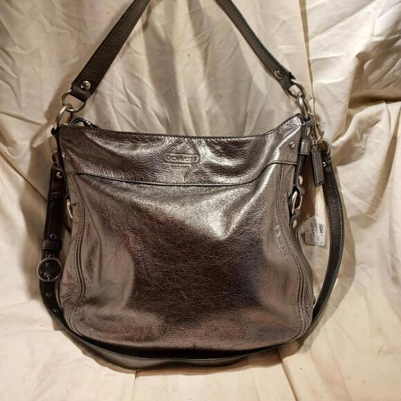 Coach Handbags - Coach zoe